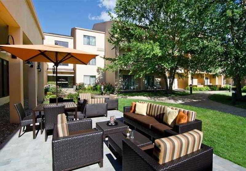 Courtyard Kansas City Overland Park/Metcalf, South Of College Boulevard Bagian luar foto