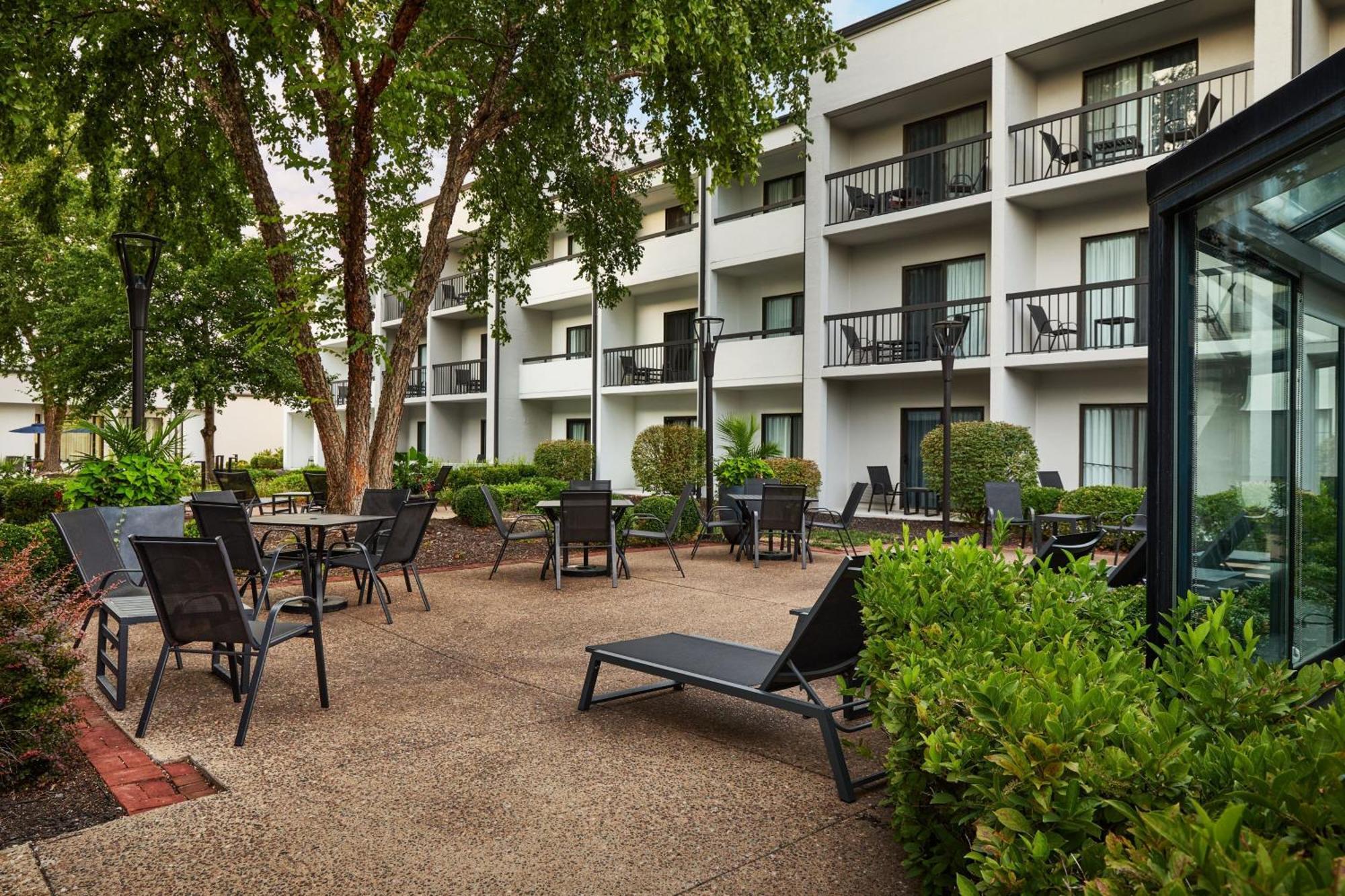 Courtyard Kansas City Overland Park/Metcalf, South Of College Boulevard Bagian luar foto